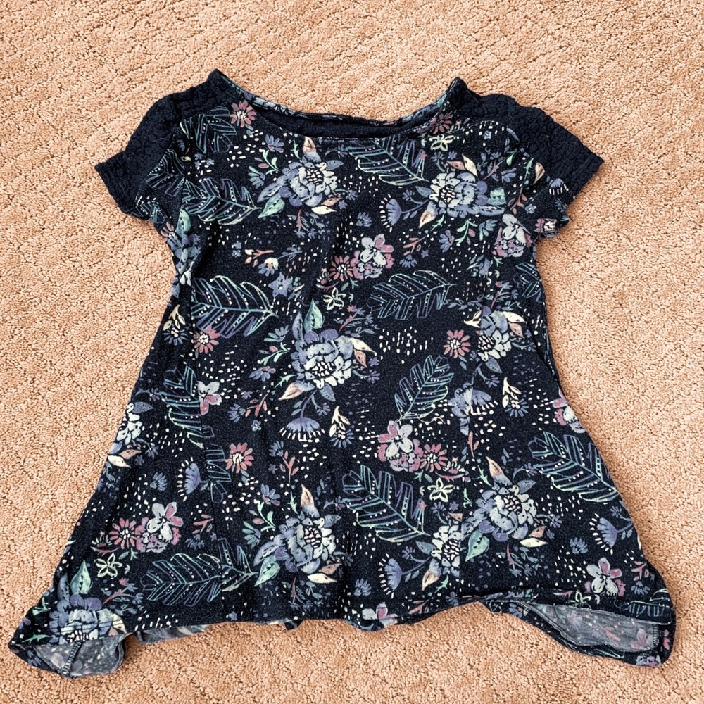blue flower t-shirt